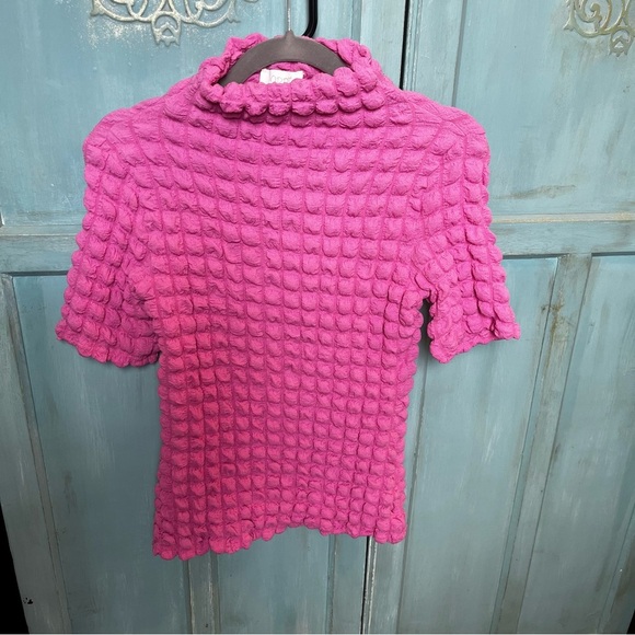 Oddy Women's Pink Bubble Top Short Sleeves Mock Turtle Neck Size Small NWT - Picture 1 of 8